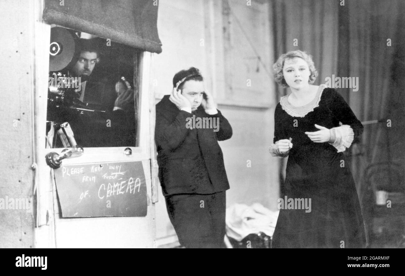 ALFRED HITCHCOCK und ANNY ONDRA in ERPRESSUNG (1929), Regie: ALFRED HITCHCOCK. Kredit: BIP / Album Stockfoto
