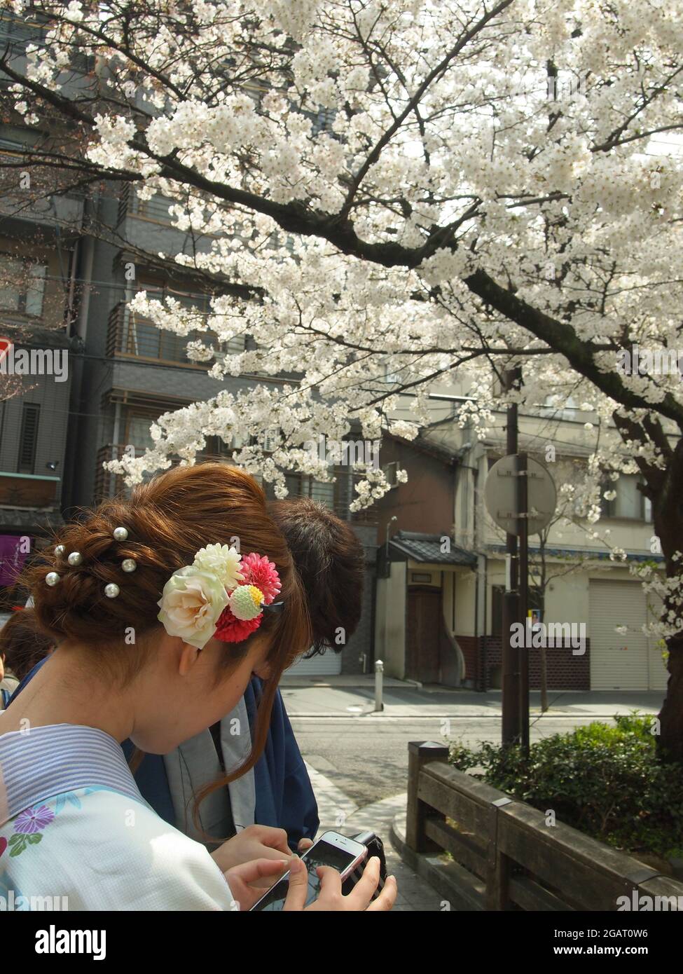 Japanische Jugendliche in Takasegawa in Kyoto Stockfoto