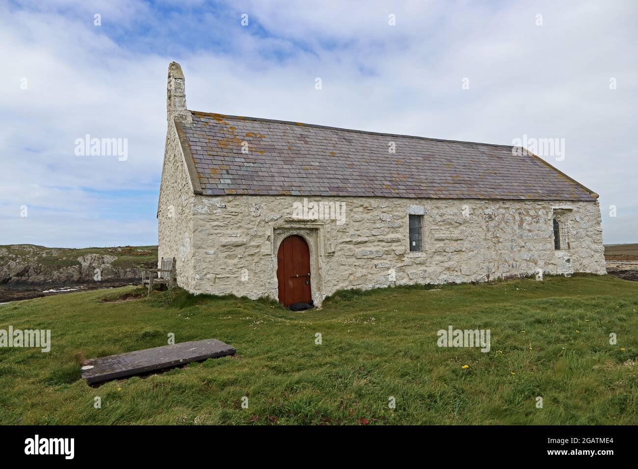 Die Kirche St. Cwyfan, Llangwyfan, die Kirche im Meer, Anglesey Stockfoto