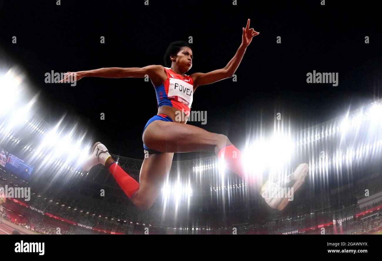 Olympische Spiele 2020 in Tokio - Leichtathletik - Dreisprung der Frauen - Finale - OLS - Olympiastadion, Tokio, Japan – 1. August 2021. Liadagmis Povea aus Kuba in Aktion REUTERS/Dylan Martinez Stockfoto