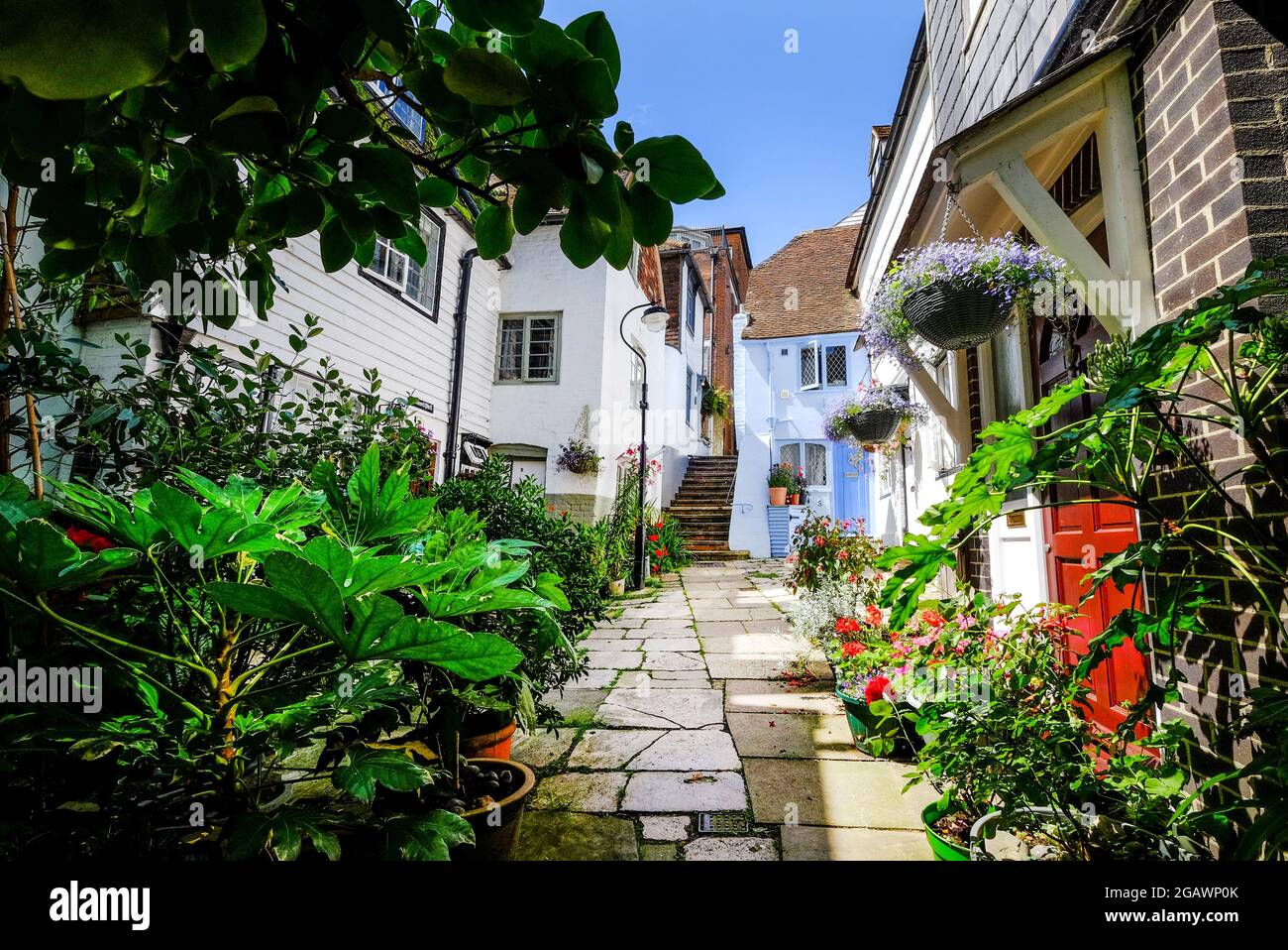 Traditionelle Häuser und enge Gassen am Sinnock Square, Hastings Old Town, Hastings, East Sussex, Großbritannien Stockfoto