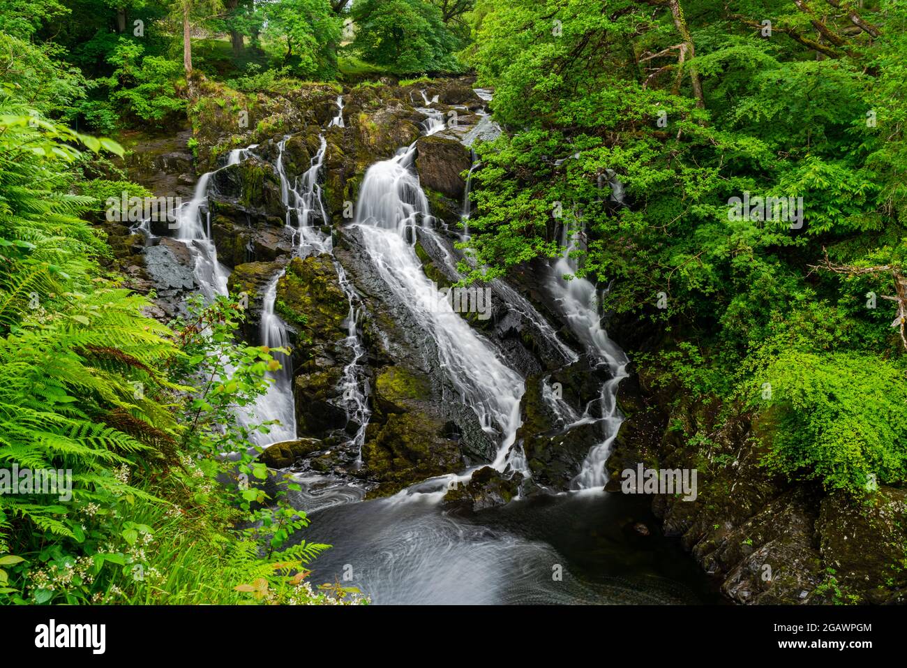 Swallow Falls in der Nähe von Betws-Y-Coed, Nordwales. Langzeitbelichtung Stockfoto