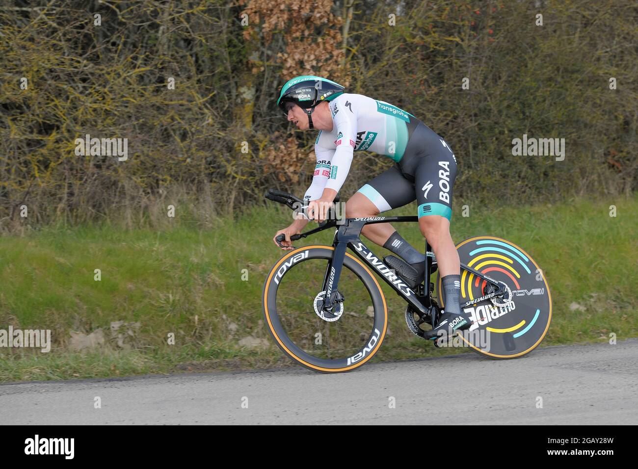 Gien, Frankreich. März 2021. Pascal Ackermann (Team Bora Hansgrohe) in Aktion während der 3. Etappe des Radrennens Paris-Nizza.die 3. Etappe ist ein Einzelzeitfahren von 14, 4 Kilometer um die Stadt Gien (Burgund). Etappensieger ist der Schweizer Stefan Biffegger vom Team EF Education - Nippo. Kredit: SOPA Images Limited/Alamy Live Nachrichten Stockfoto