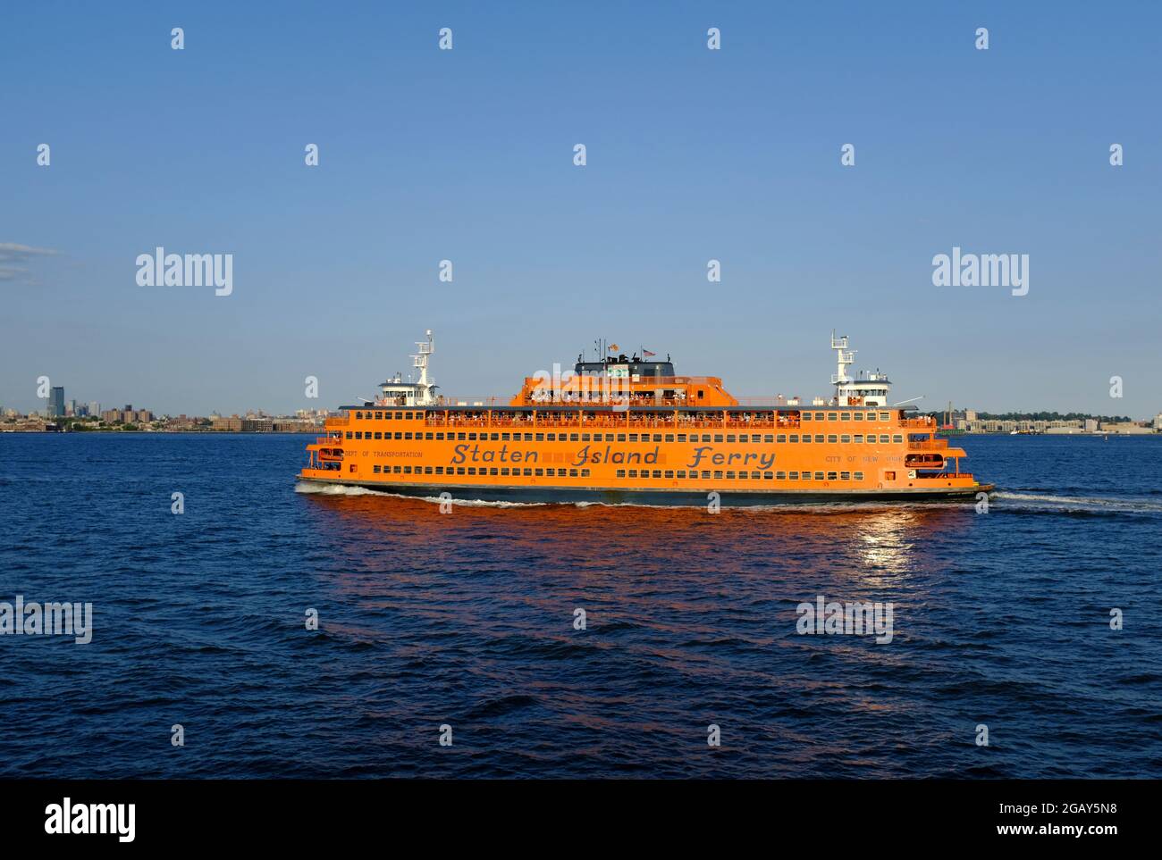 Die Staten Island Ferry im New York Harbour Stockfoto