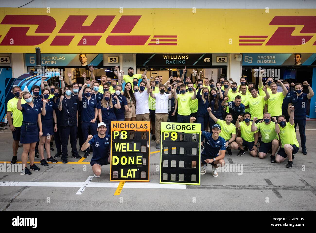 Nichola Latifi Cdn Williams Racing Und George Russell Gbr Williams Racing Feiern Den Achten Platz Im Team Grosser Preis Von Ungarn Sonntag 1 August 2021 Budapest Ungarn Stockfotografie Alamy