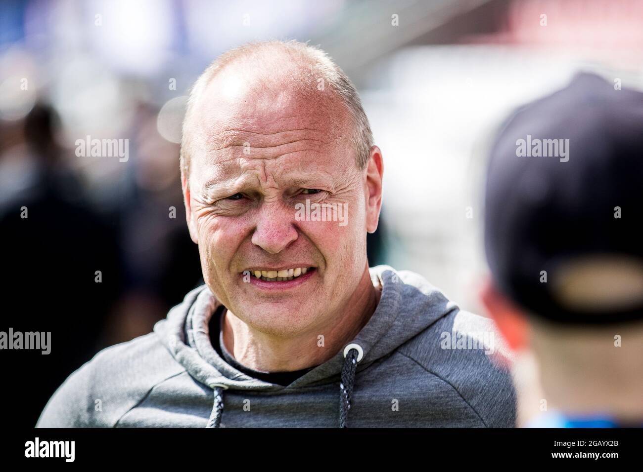 Vejle, Dänemark. August 2021. Cheftrainer Niels Frederiksen aus Broendby, WENN er während des 3F Superliga-Spiels zwischen Vejle Boldklub und Broendby IF im Vejle Stadion in Vejle gesehen wird. (Foto: Gonzales Photo/Alamy Live News Stockfoto