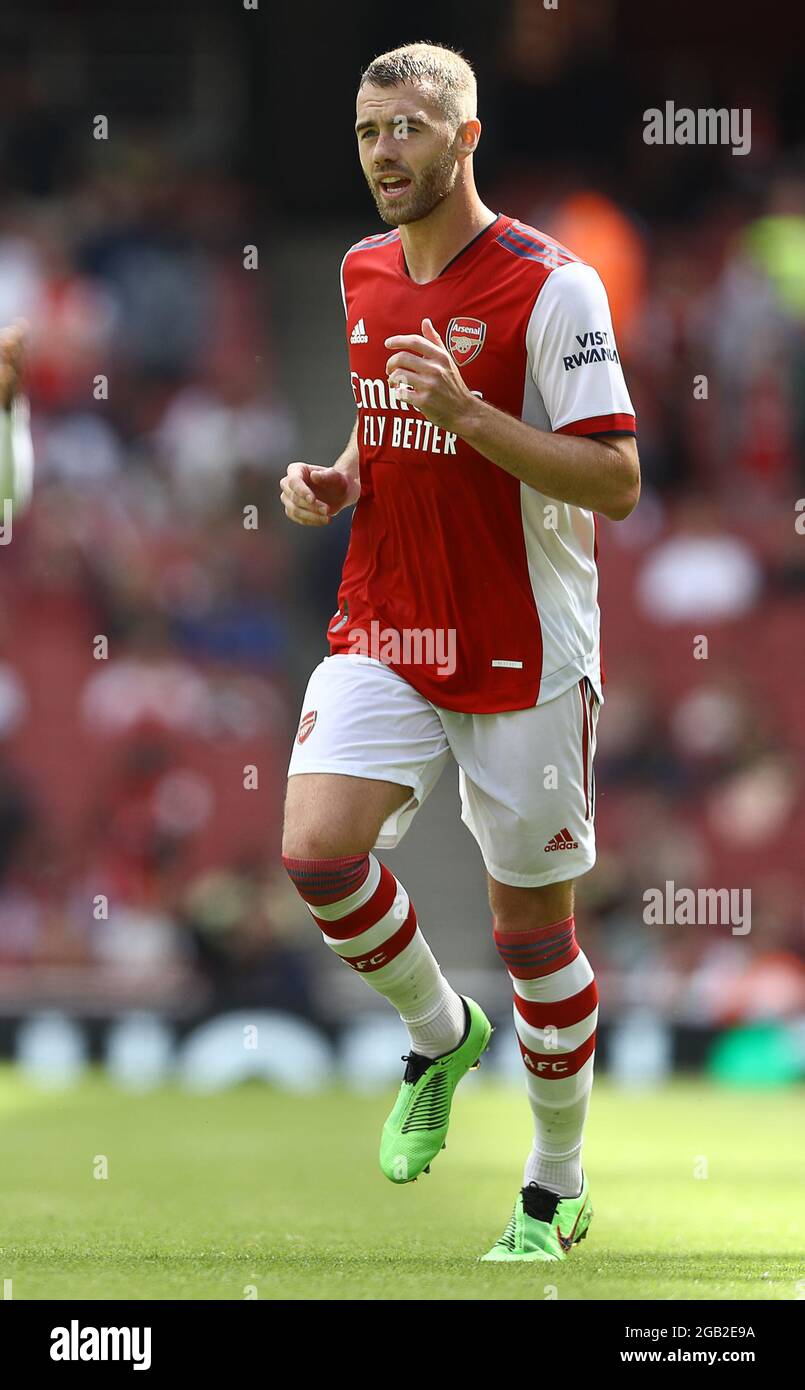 London, Großbritannien. August 2021. Calum Chambers of Arsenal während des Vorsaison-Freundschaftsspiel im Emirates Stadium, London. Bildnachweis sollte lauten: Paul Terry/Sportimage Kredit: Sportimage/Alamy Live News Stockfoto