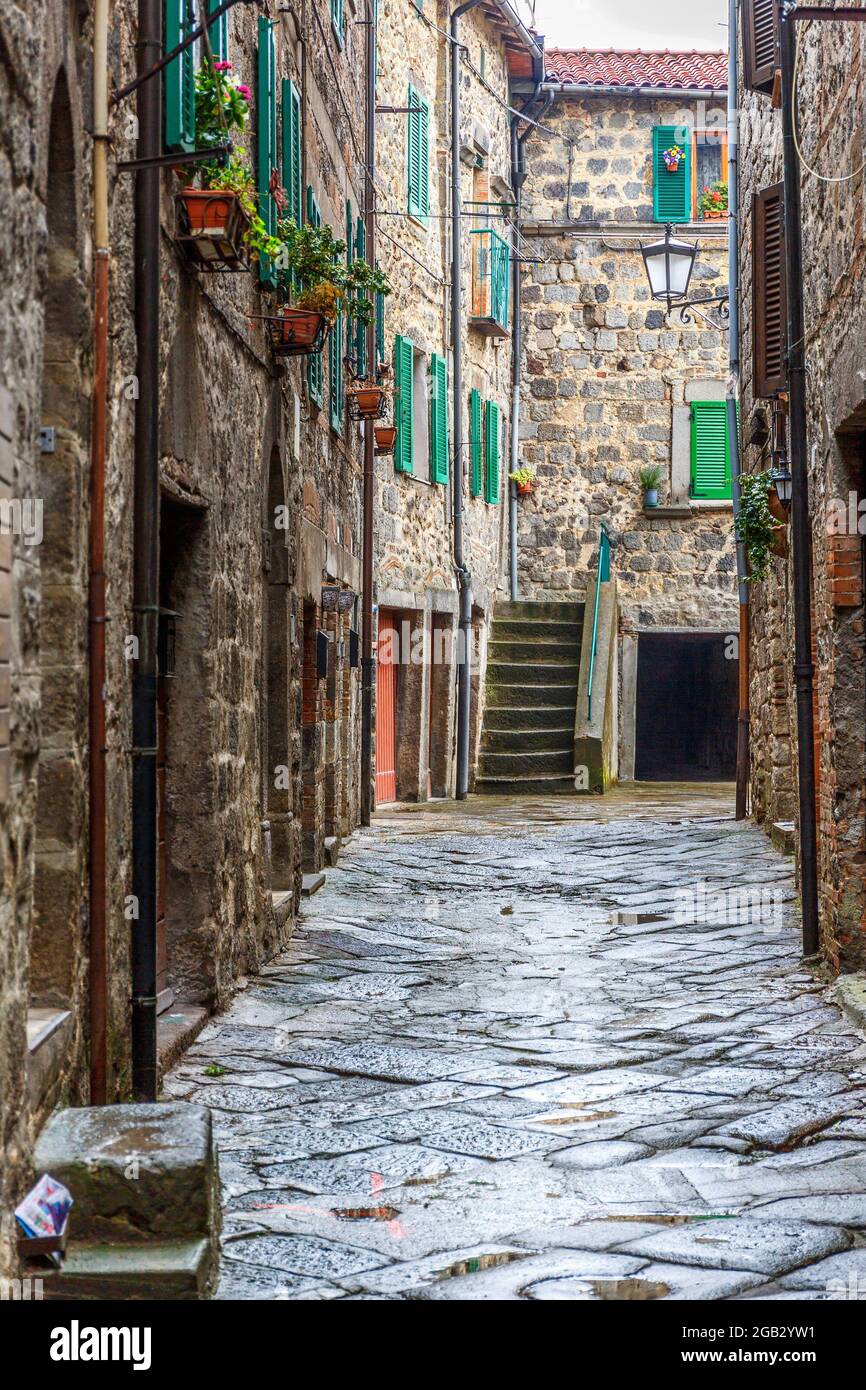Italienische Backstreet in einer alten Stadt Stockfoto