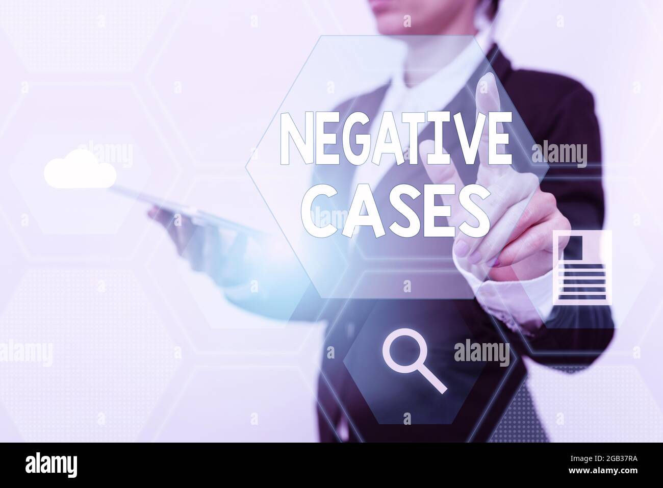 Schild mit negativen Fällen. Geschäftskonzept Umstände oder Bedingungen, die sich als falsche Frau in Suit Holding Tablet Showing ärgerlich werden Stockfoto