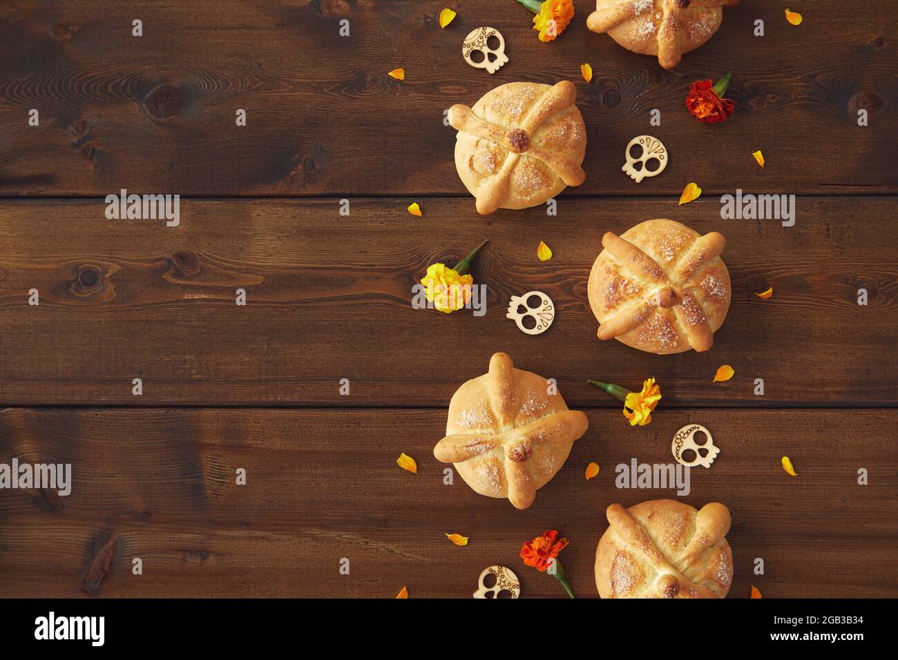 Tag der Toten, Dia De Los Muertos Hintergrund mit Brot des Todes Stockfoto