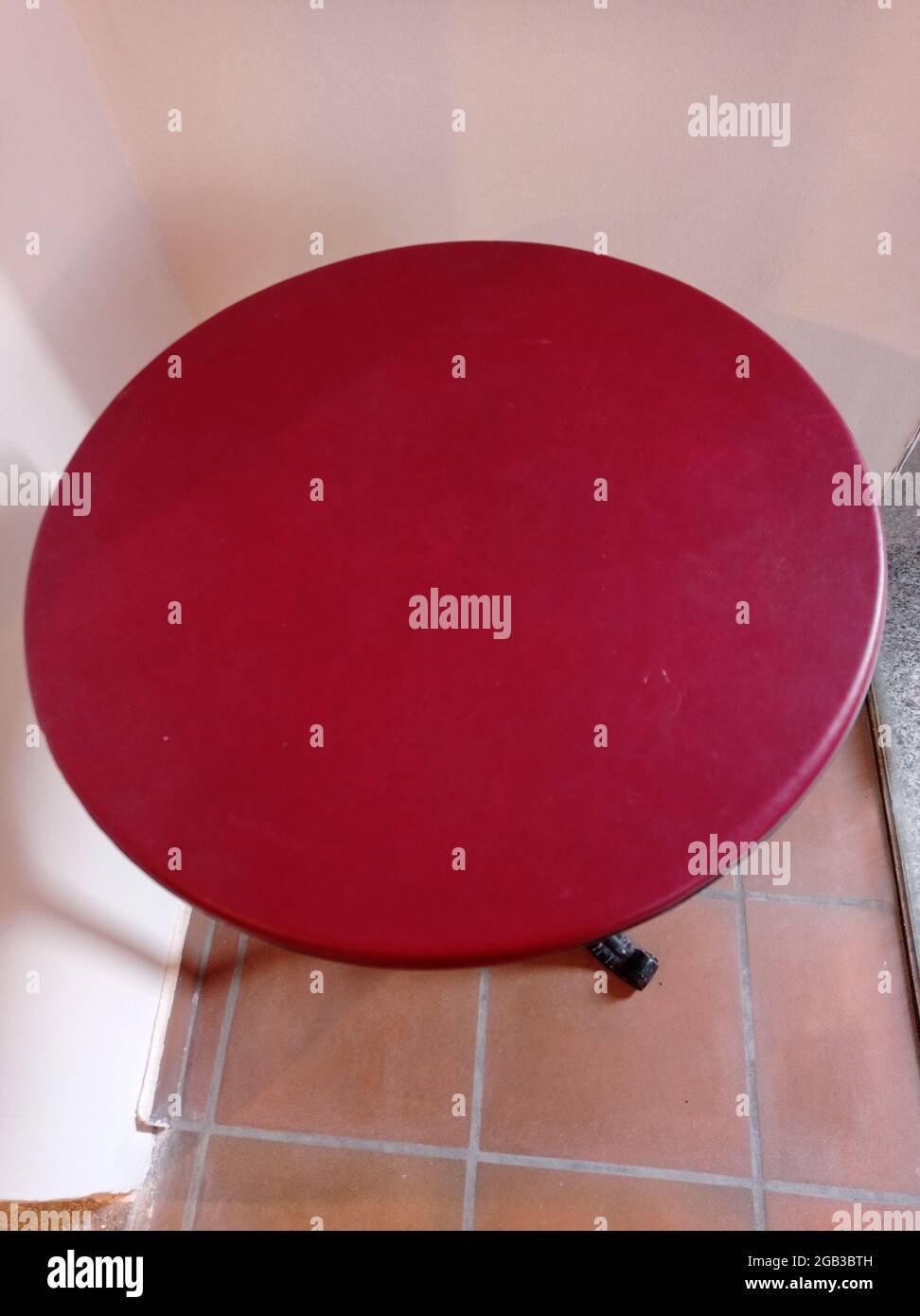 Tisch ronde Rouge vue du haut Stockfoto