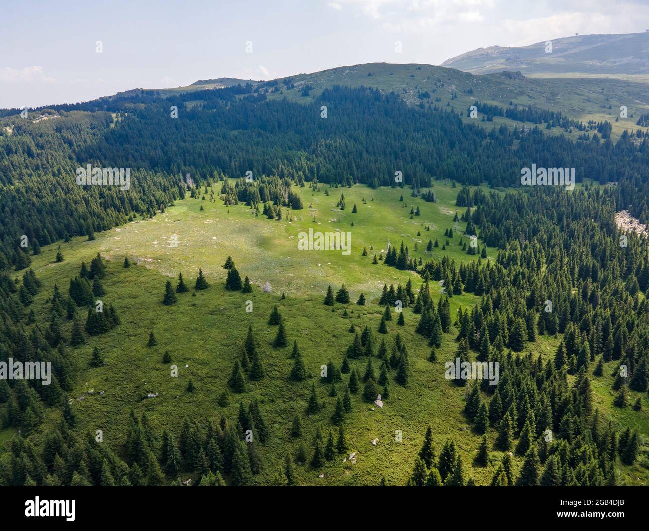 Luftaufnahme des Konyarnika-Gebietes am Vitosha-Berg, Region Sofia City, Bulgarien Stockfoto