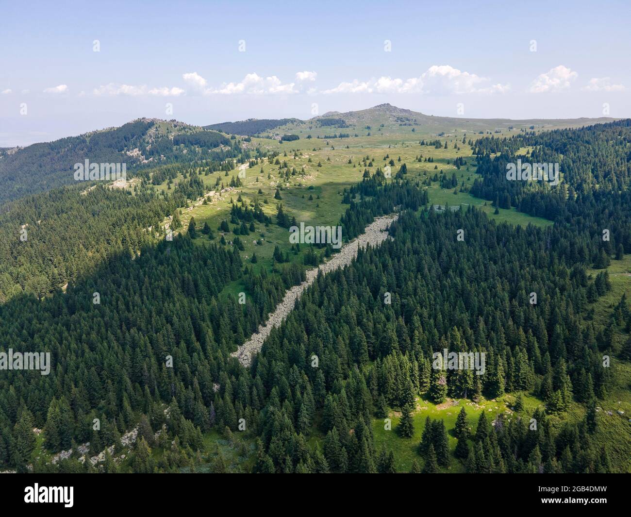 Luftaufnahme des Konyarnika-Gebietes am Vitosha-Berg, Region Sofia City, Bulgarien Stockfoto