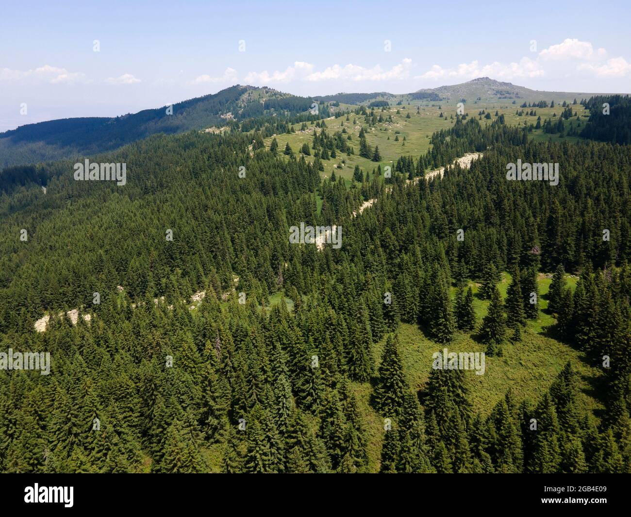 Luftaufnahme des Konyarnika-Gebietes am Vitosha-Berg, Region Sofia City, Bulgarien Stockfoto
