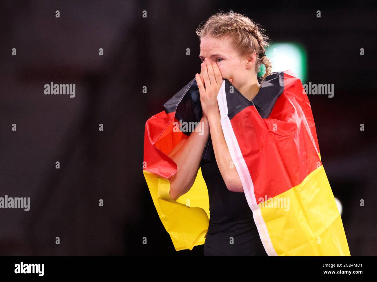 02. August 2021, Japan, Chiba: Ringen/Freestyle: Olympia, 76 kg/Freestyle, Damen, Finale in der Makuhari Messe Halle A. der erste platzierte Aline Rotter-Focken (Deutschland) feiert nach dem Spiel. Foto: Jan Woitas/dpa-Zentralbild/dpa Stockfoto