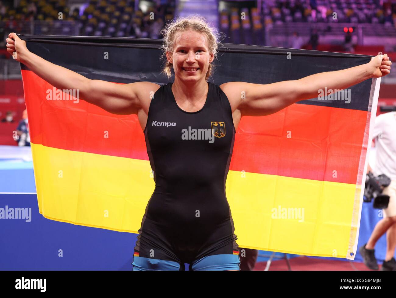 Chiba, Japan. August 2021. Wrestling/Freestyle: Olympia, 76 kg/Freestyle, Frauen, Finale in der Makuhari Messe Halle A. der erste Platz, den Aline Rotter-Focken (Deutschland) nach dem Spiel feiert. Quelle: Jan Woitas/dpa-Zentralbild/dpa/Alamy Live News Stockfoto