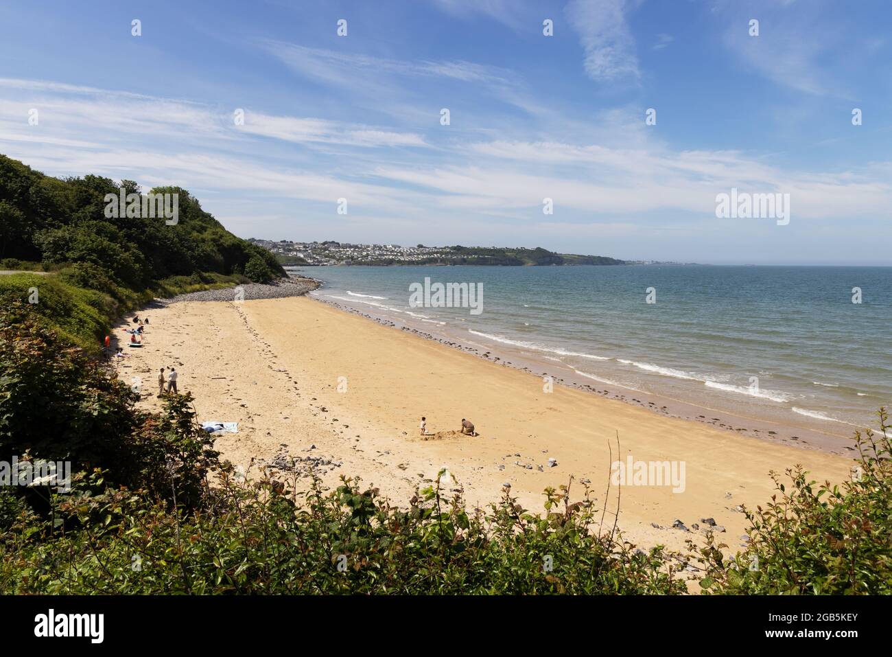 Wales Beach UK; Benllech Beach, neben Red Wharf Bay, Anglesey, an einem sonnigen Sommertag, Anglesey, Wales UK Stockfoto
