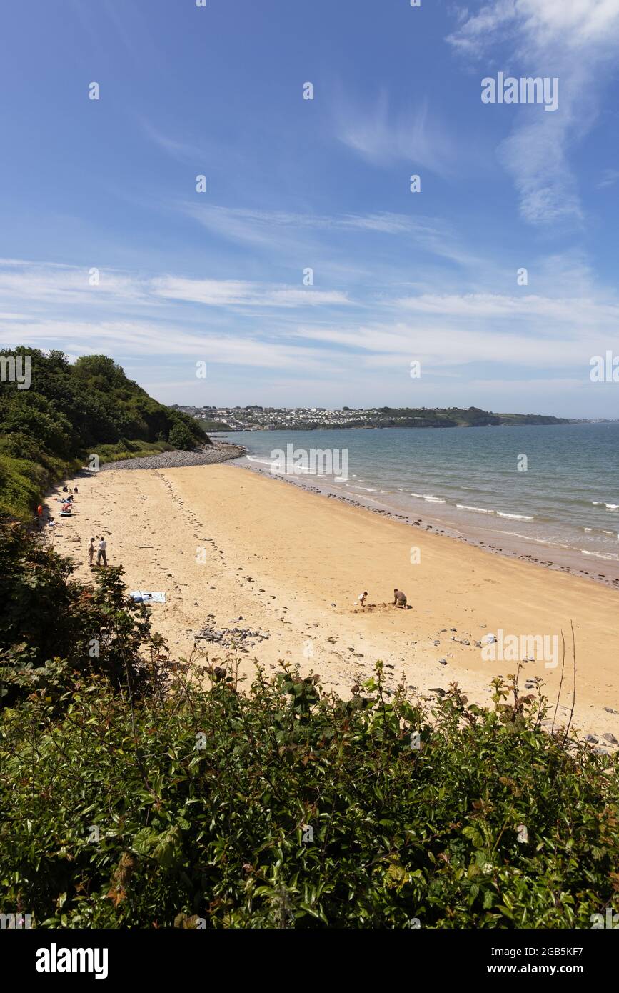 Wales Beach UK; Benllech Beach, neben Red Wharf Bay, Anglesey, an einem sonnigen Sommertag, Anglesey, Wales UK Stockfoto