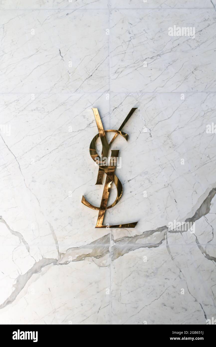 Ysl Logo Stockfotos Und Bilder Kaufen Alamy Ysl Logo Stockfotos Und Bilder Kaufen Alamy