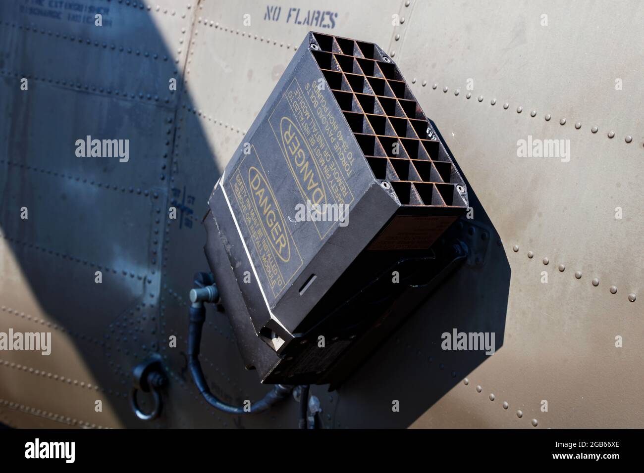 Kaposujlak, Ungarn - 5. Juni 2021: MILITÄRHUBSCHRAUBER DER US-Armee M130 Universal Dispenser. Luftfahrt und Rotorcraft. Transport und Luftbrücke. Milita Stockfoto