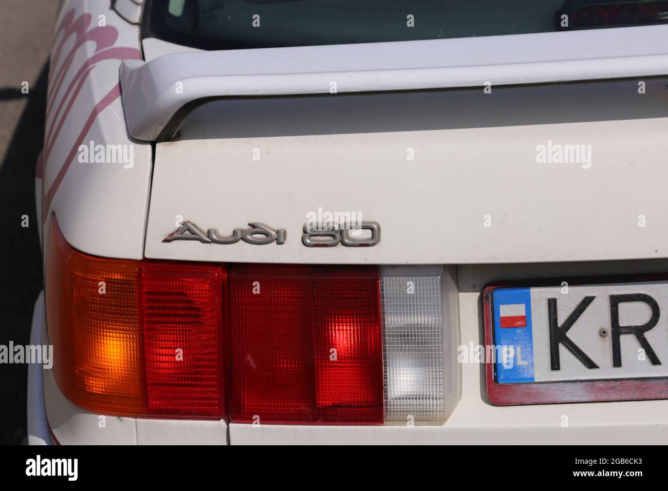 Krakau. Krakau. Polen. Alter Audi 80 leicht getunt und in gutem Zustand. Stockfoto