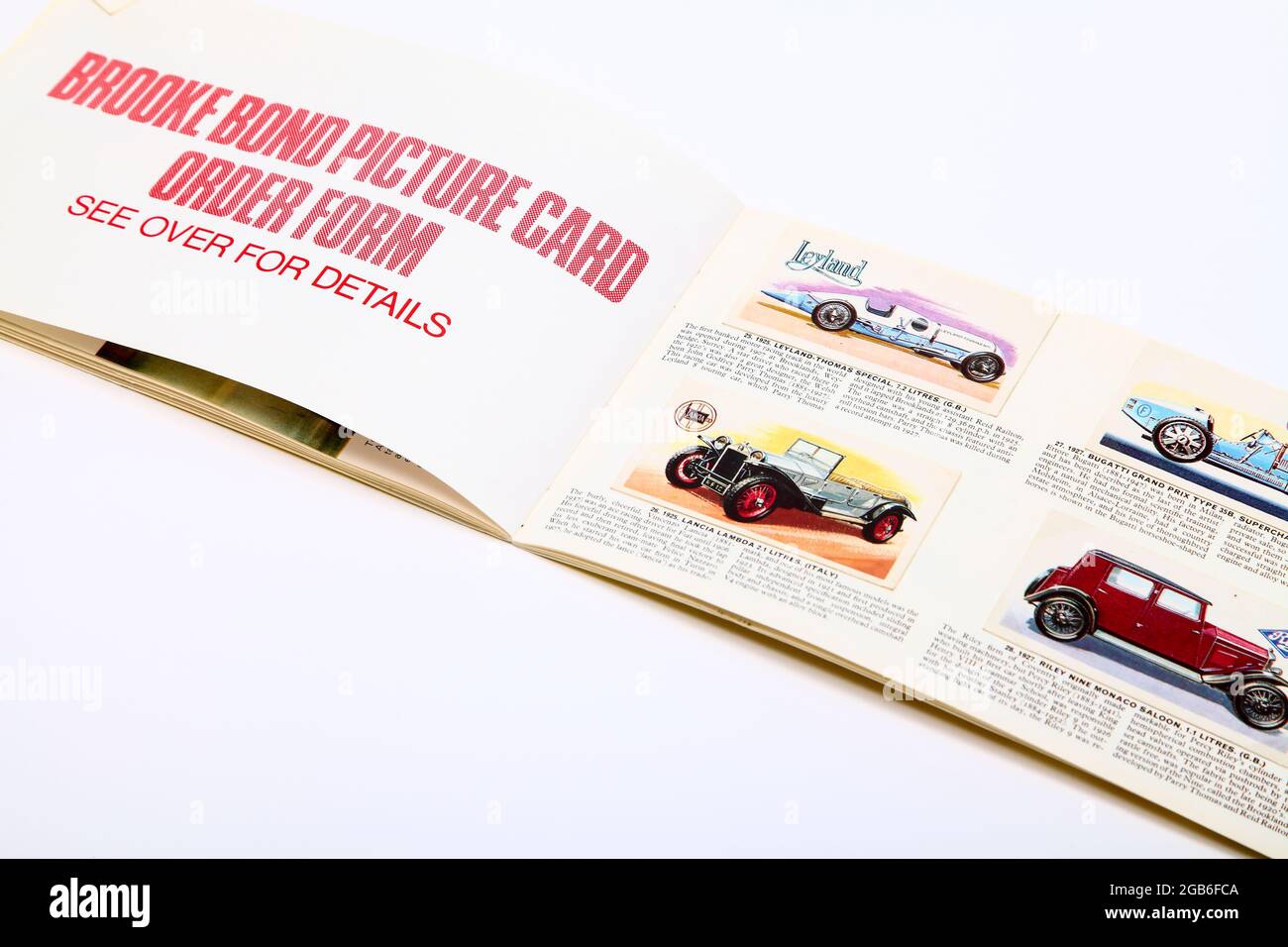 Brooke Bond Bildkarten Buch die Geschichte des Automobils isoliert auf weißem Hintergrund Stockfoto