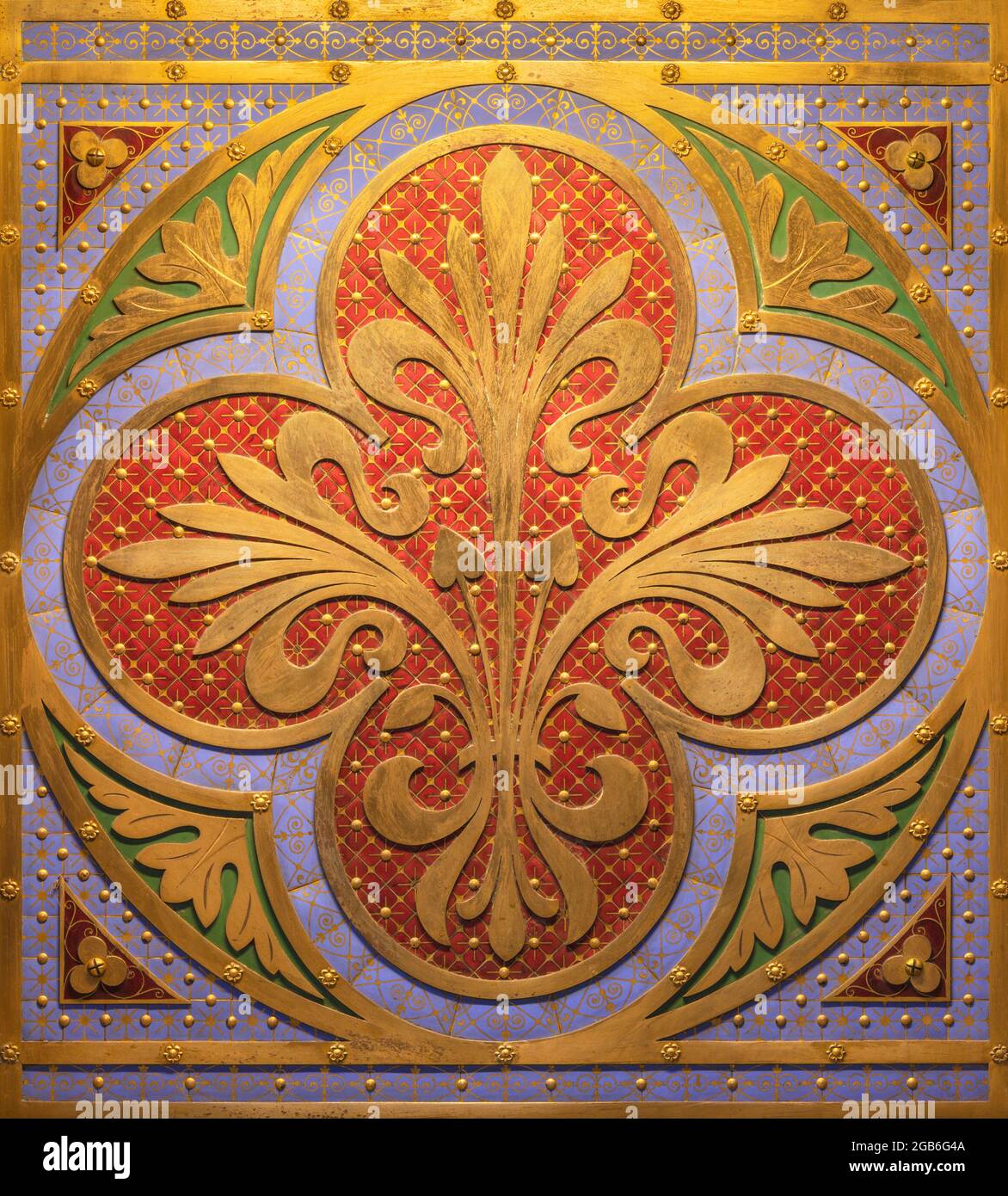 WIEN, AUSTIRA - 17. JUNI 2021: Die symbolische Liliendekoration in der Marienkirche von Ende 19. Jh. Stockfoto