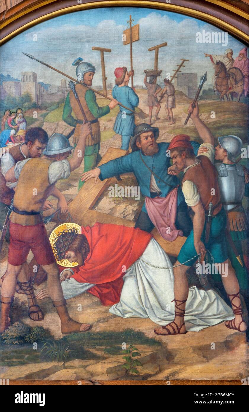 WIEN, AUSTIRA - 17. JUNI 2021: Das Bild vom Fall Jesu unter dem Kreuz als Teil der Kreuzweg-Stationen in der Marienkirche Stockfoto