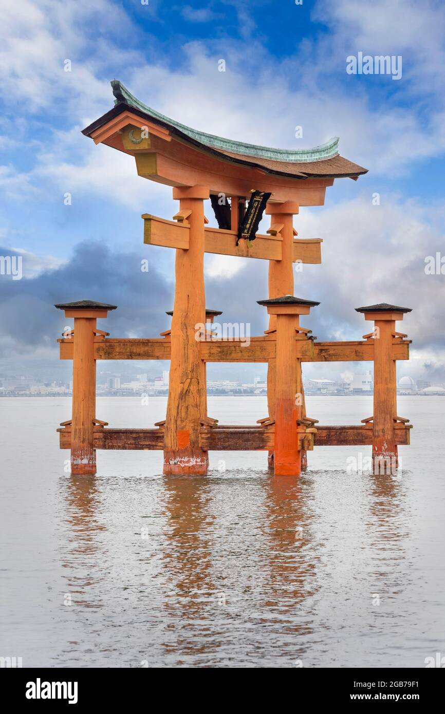 Torii-Tor, Itsukushima-Schrein, Miyajima, Japan Stockfoto