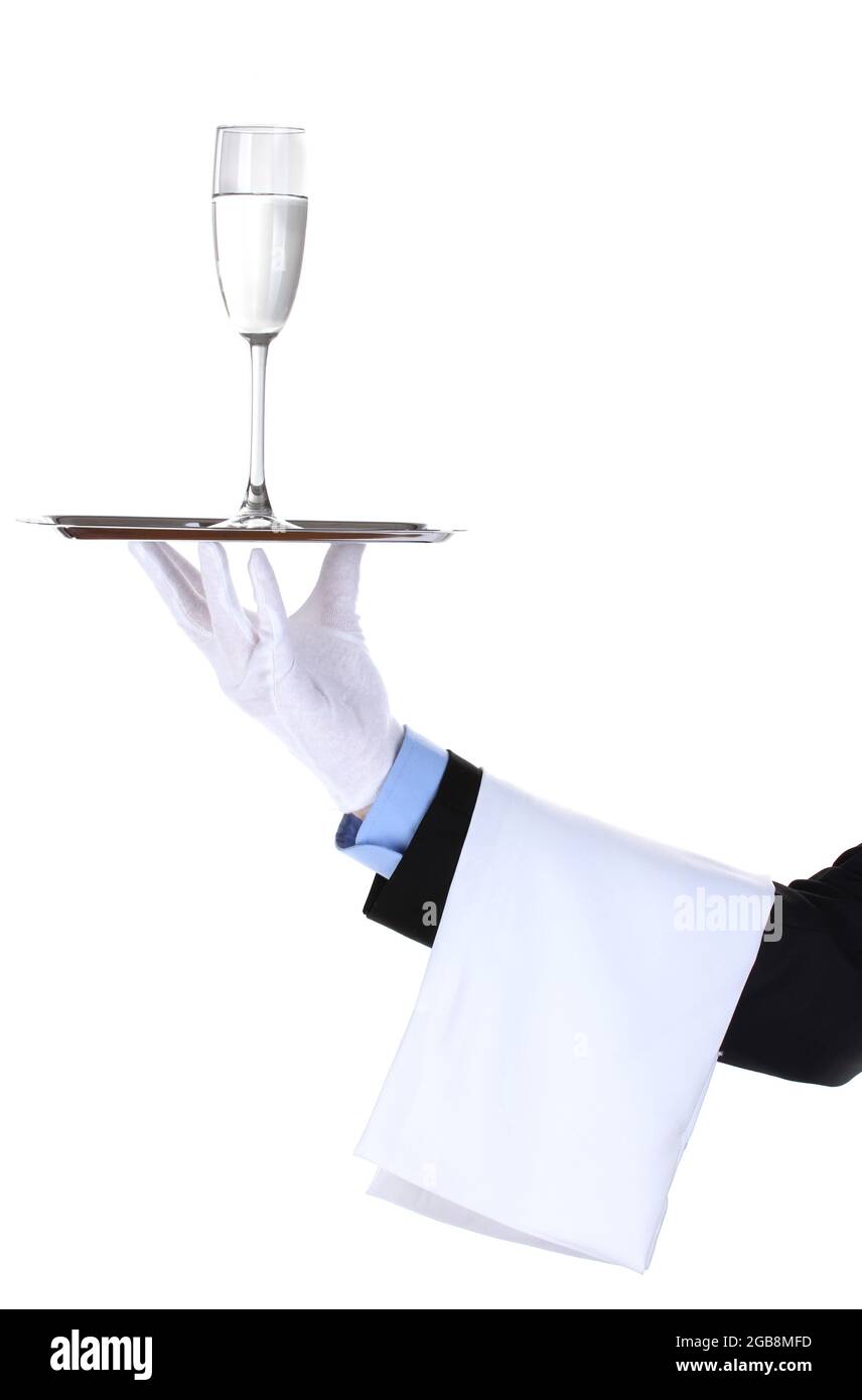 Formale Kellner mit einem Glas Wasser auf Silber Fach isoliert auf weißem Stockfoto