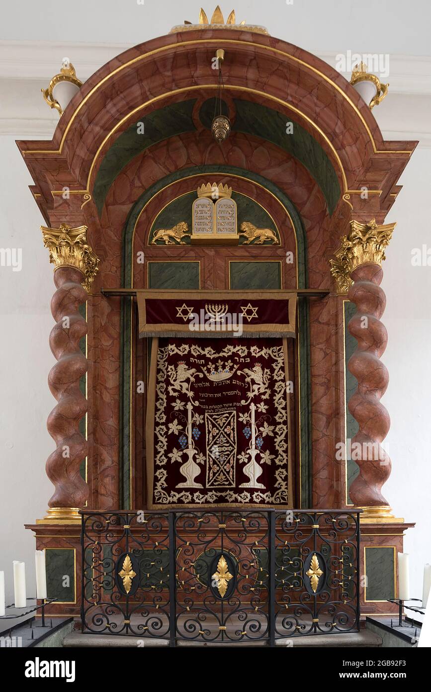 Tora-Schrein in der Synagoge, eingeweiht 1746, Ansbach, Mittelfranken, Bayern, Deutschland Stockfoto