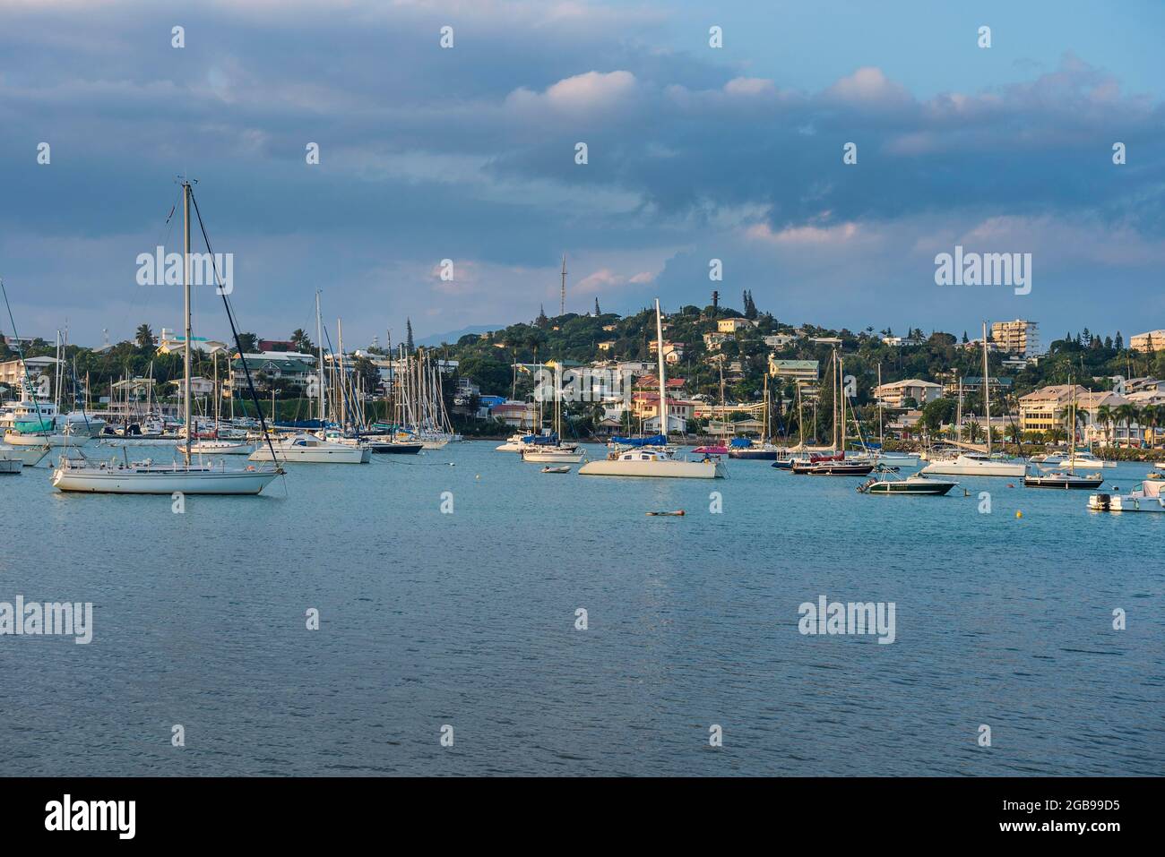 Kleine Boote in der Magenta Port Sud, Bucht, Noumea, Neukaledonien Stockfoto