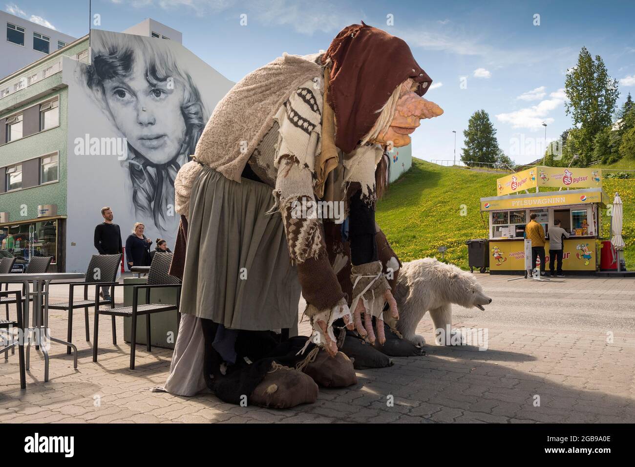 Troll Frau, Fußgängerzone, Haupteinkaufsstraße, Hafnastraeti, Akureyri, Eyjafjoerour, Nordisland, Island Stockfoto