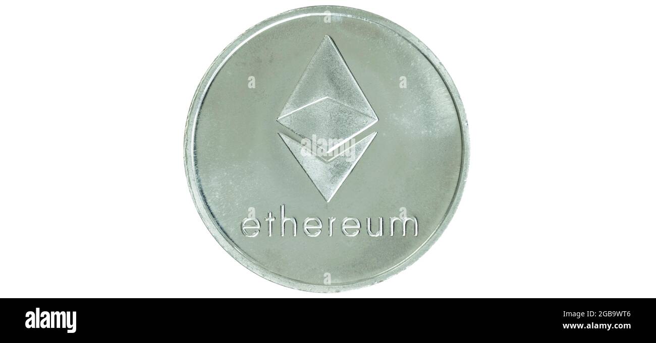 Ethereum Kryptowährung isoliert auf weißem Hintergrund - Foto von Ethereum Kryptowährung physische Silbermünze. Symbol-Ikone der Krypto-Münze Stockfoto