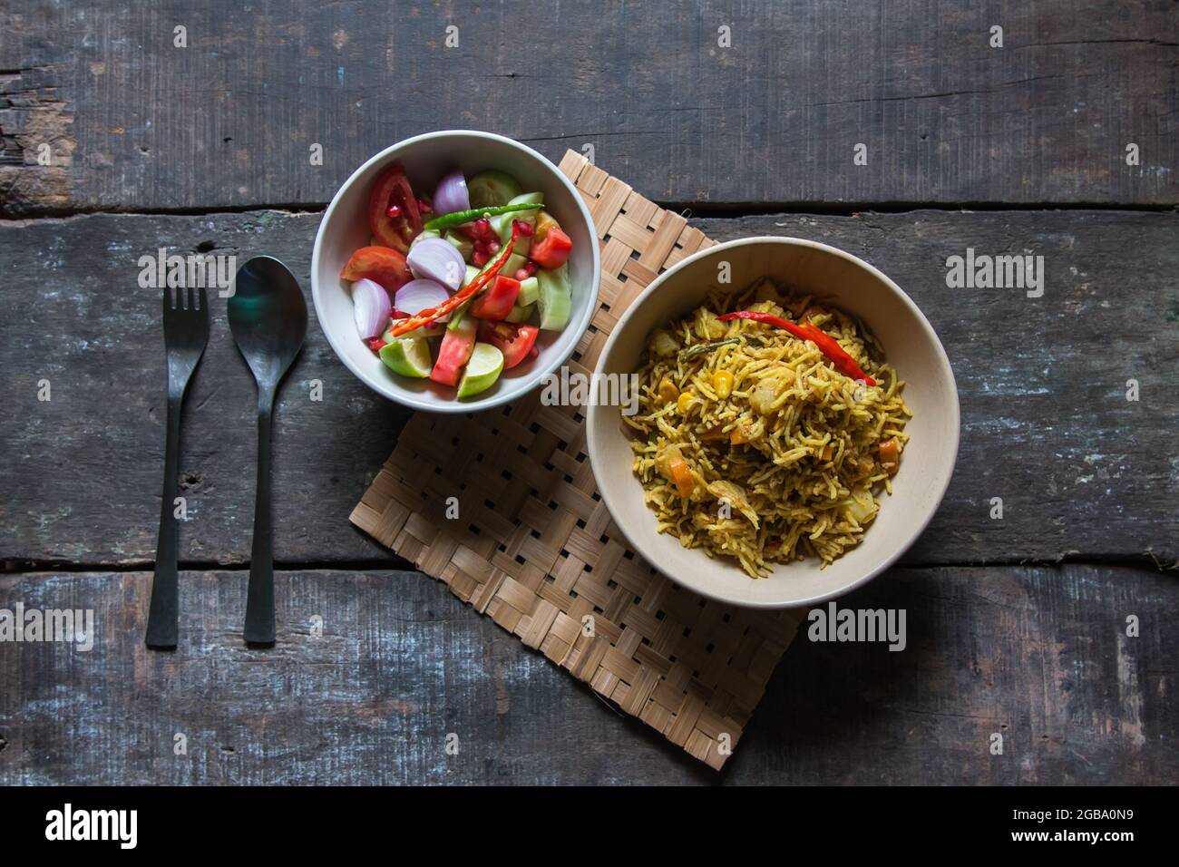Gemüse tawa Pulao oder Pilau ist ein indisches Essen, das aus Basmati-Reis zubereitet wird Stockfoto