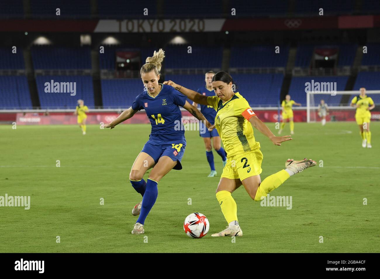 Nathalie BJORN (SWE) Sam KERR (AUS) während der Olympischen Spiele Tokio 2020, Fußball-Halbfinale der Frauen zwischen Australien und Schweden am 2. August 2021 im Internationalen Stadion Yokohama in Yokohama, Japan - Foto Kishimoto / DPPI Stockfoto