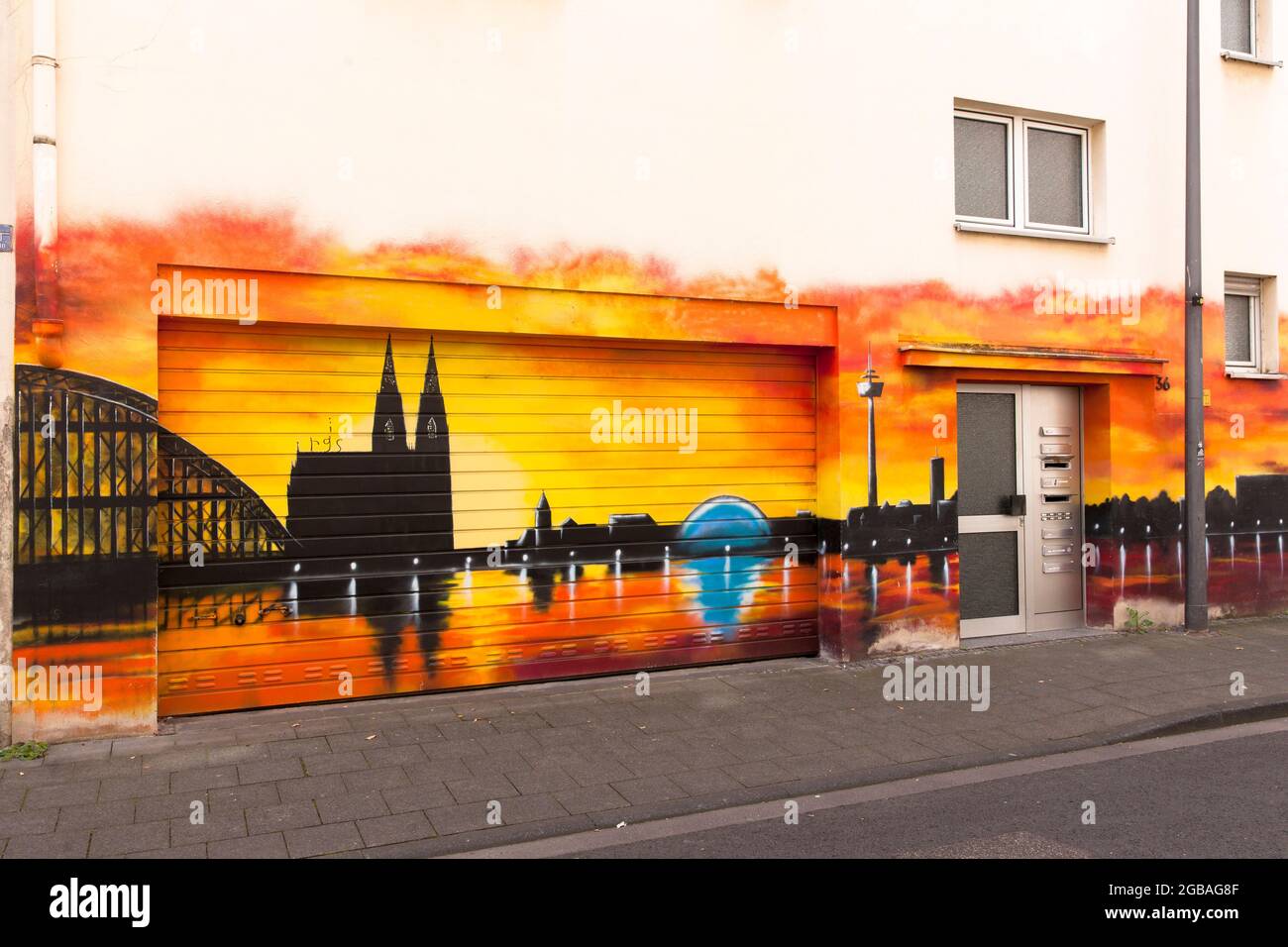Wandbild auf einem Gebäude in der Landsbergstraße, Kölner Panorama, Köln, Deutschland. Graffiti an einem Haus in der Landsbergstraße, Panorama von Köln, Köln Stockfoto