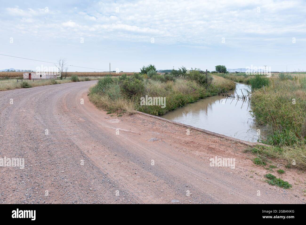 Kanal am Ende des Orange-Fish-River-Tunnels bei Teebus bei Steynsburg in der östlichen Kapprovinz. Stockfoto