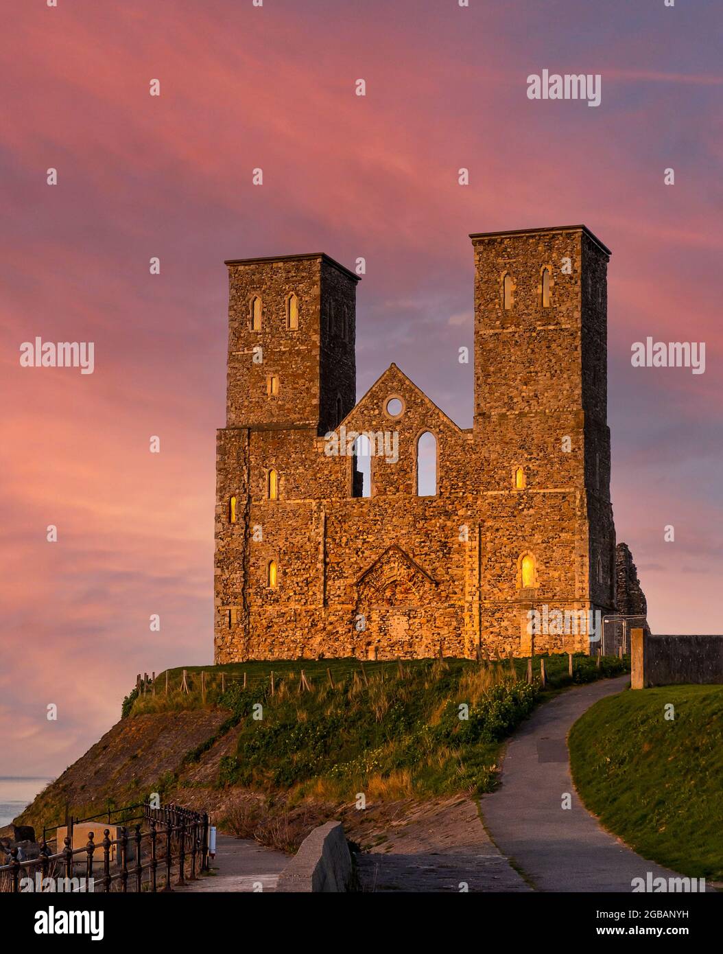 Reculver Towers, Sunset, Reculver, Herne Bay, Kent, England Stockfoto