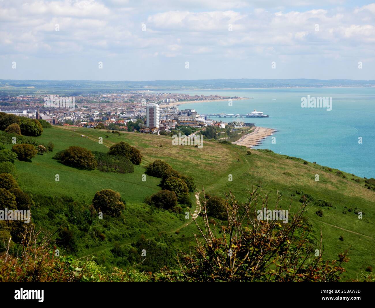 Eastbourne, East Sussex, von den Klippen aus gesehen. Stockfoto