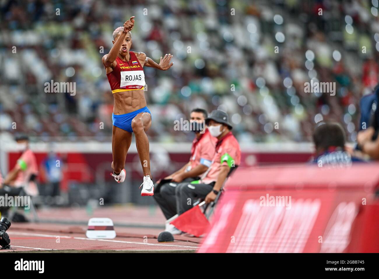 TOKIO, JAPAN - 1. AUGUST: Yulimar Rojas aus Venezuela tritt während der Olympischen Spiele 2020 in Tokio am 1. August 2021 im Olympiastadion am Dreisprung der Frauen an (Foto: Andy Astfalck/Orange Picles) Stockfoto