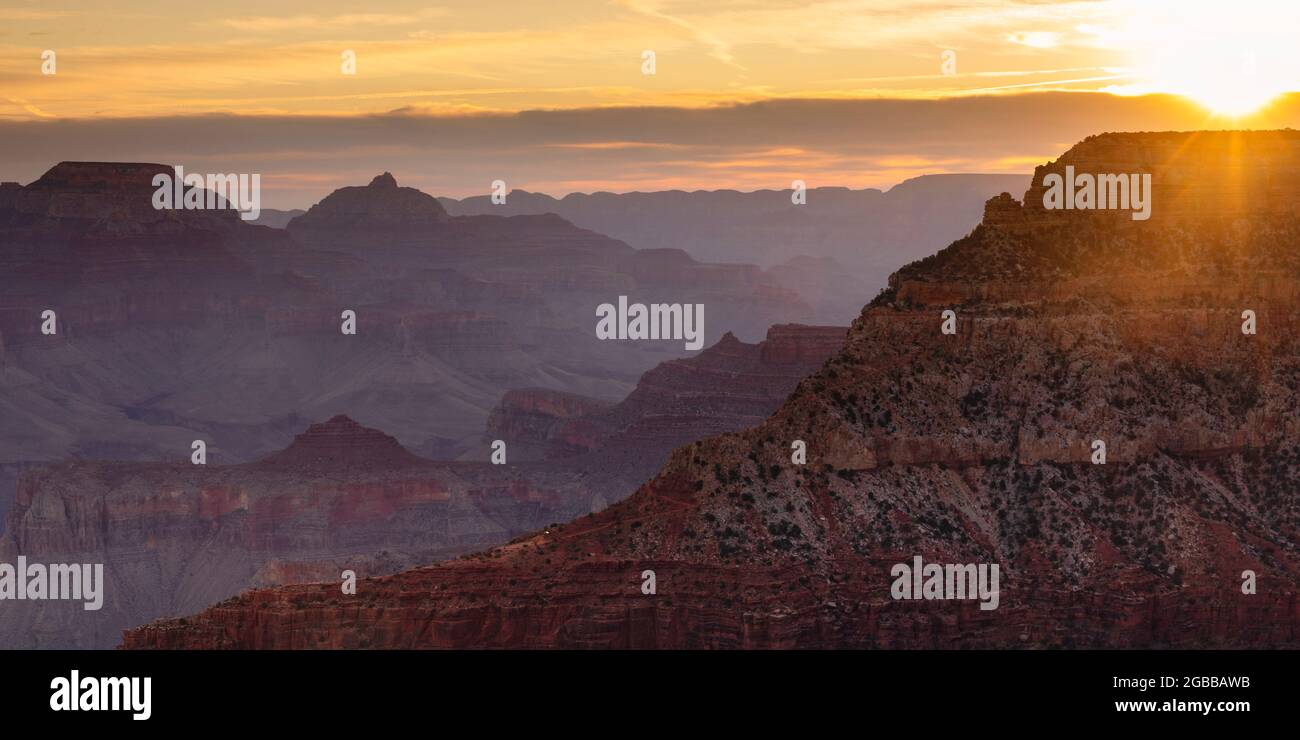 Blick vom Südrand bei Sonnenaufgang, Grand Canyon National Park, UNESCO-Weltkulturerbe, Arizona, Vereinigte Staaten von Amerika, Nordamerika Stockfoto