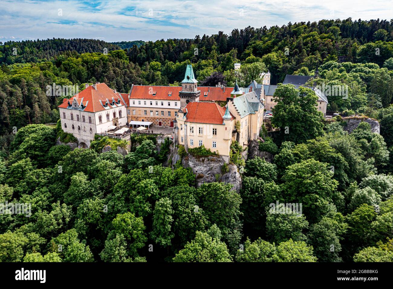 Luftaufnahme der Burg Hruba Skala, Böhmisches Paradies, Tschechische Republik, Europa Stockfoto