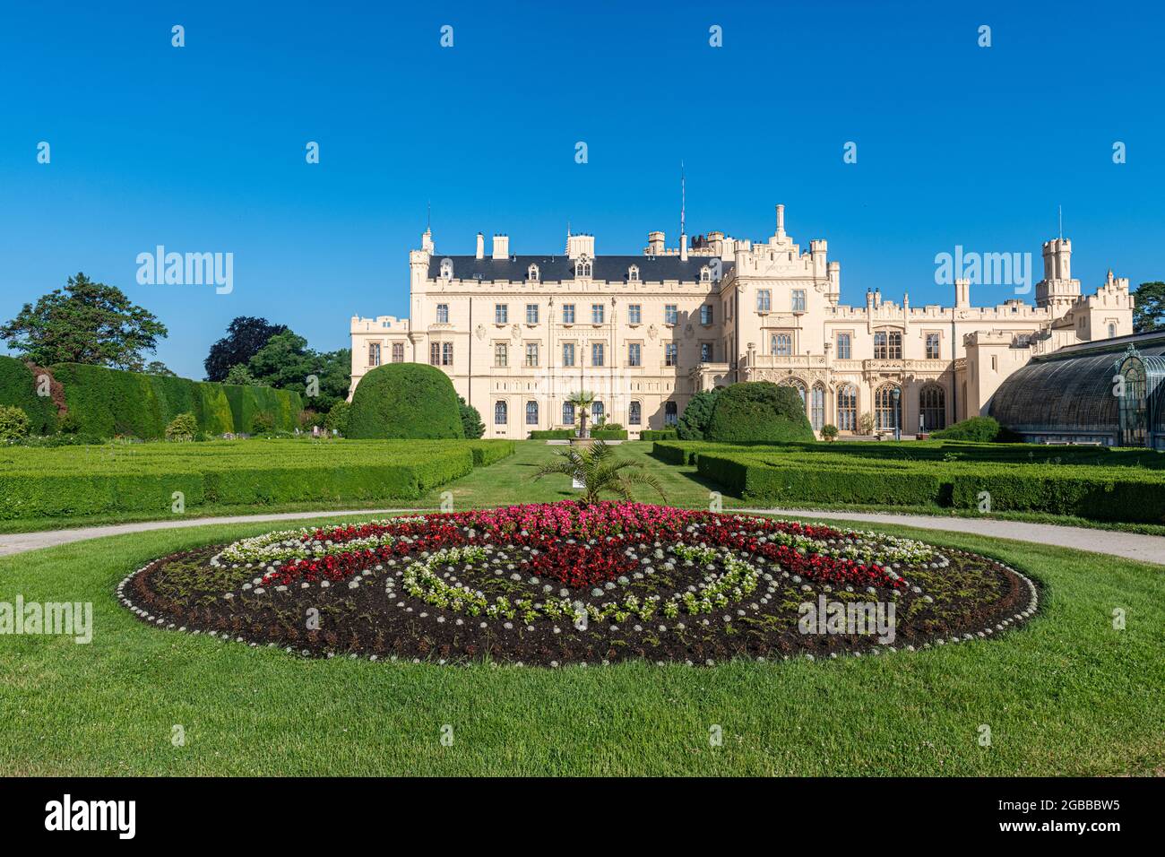 Schloss Lednice, Kulturlandschaft Lednice-Valtice, UNESCO-Weltkulturerbe, Südmähren, Tschechische Republik, Europa Stockfoto