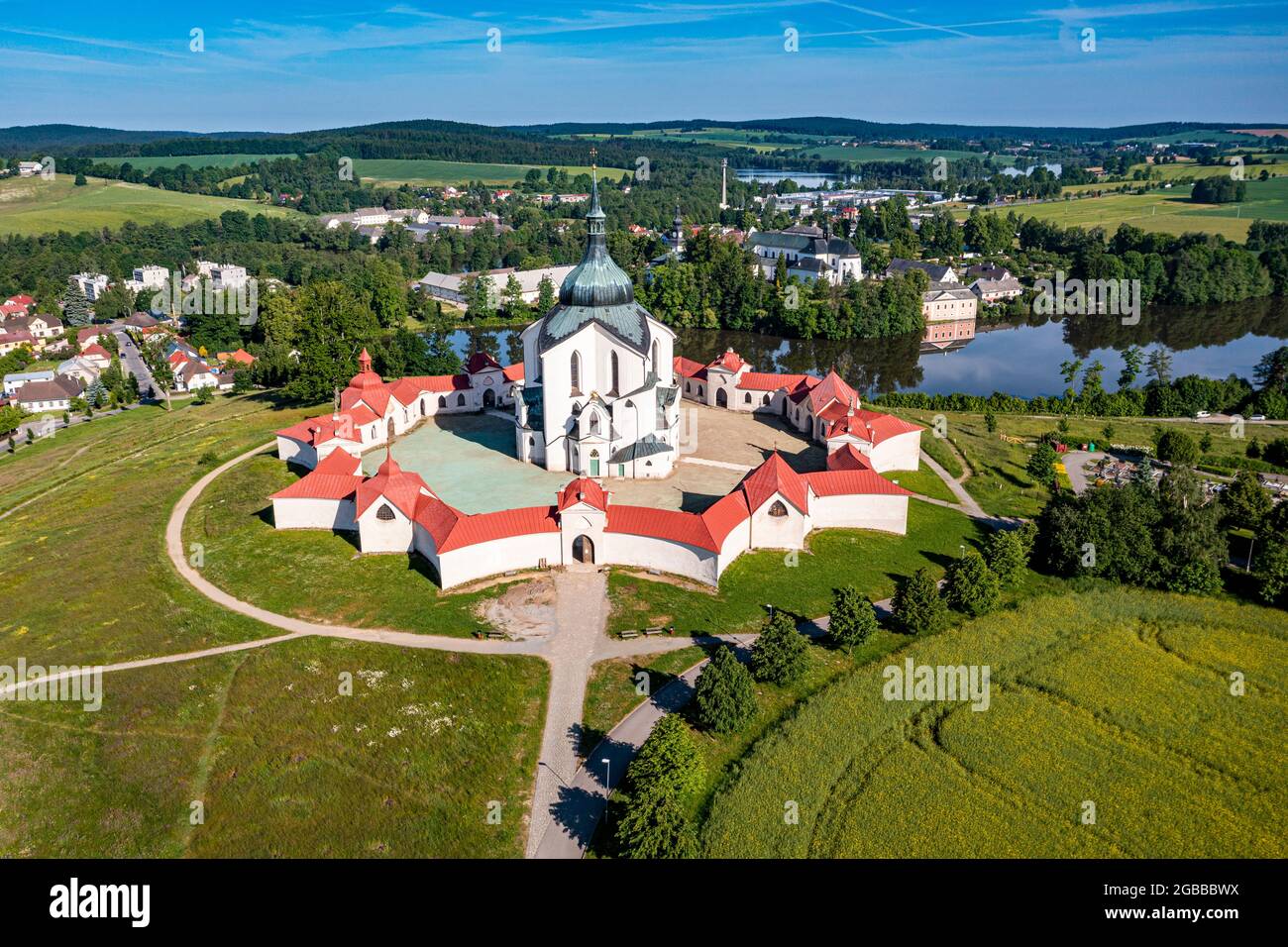 Luftaufnahme der Wallfahrtskirche des heiligen Johannes von Nepomuk, UNESCO-Weltkulturerbe, Zelena Hora, Tschechische Republik, Europa Stockfoto