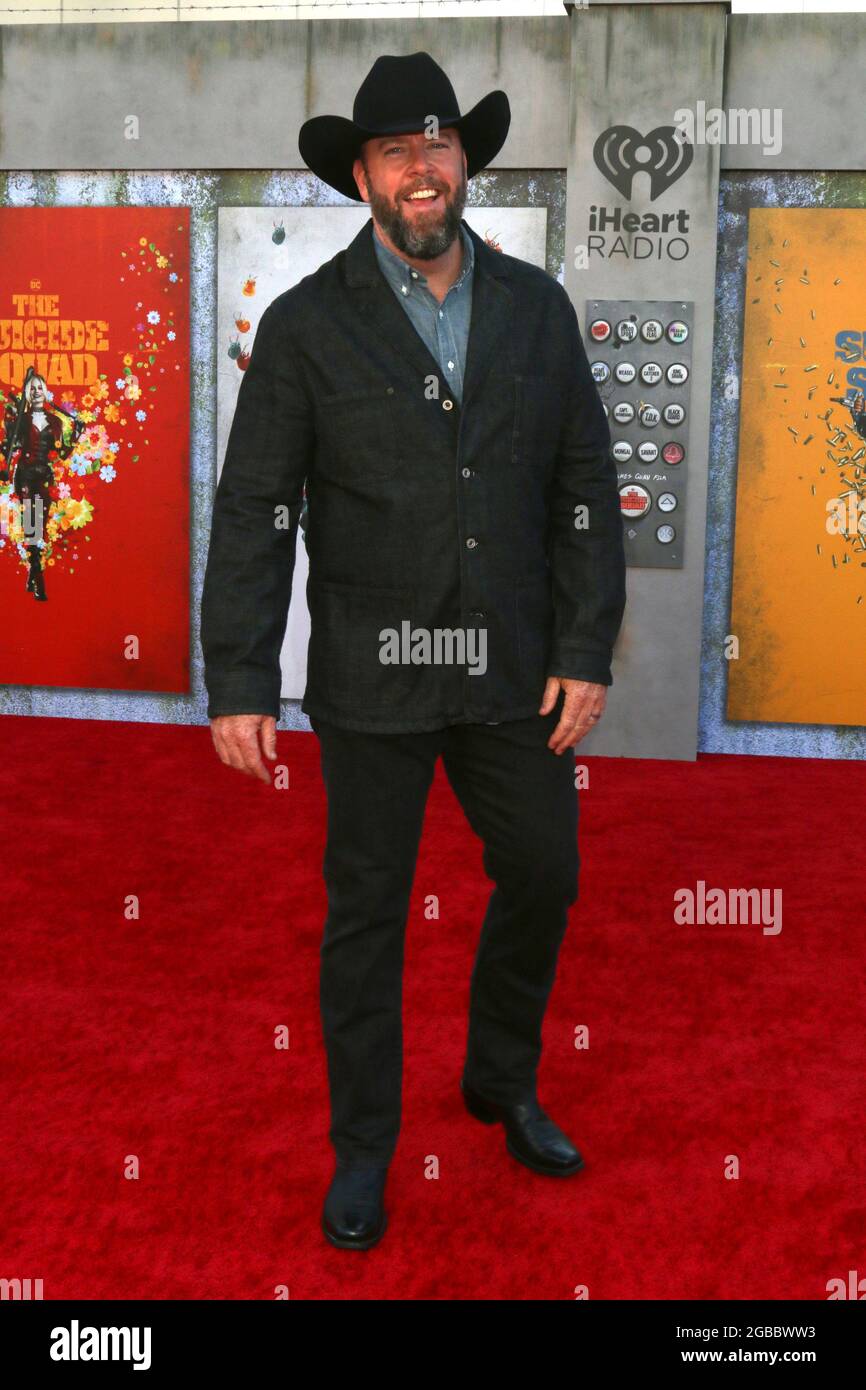 LOS ANGELES - AUG 2: Chris Sullivan bei der Premiere von The Suicide Squad im Village Theatre am 2. August 2021 in Westwood, CA Stockfoto