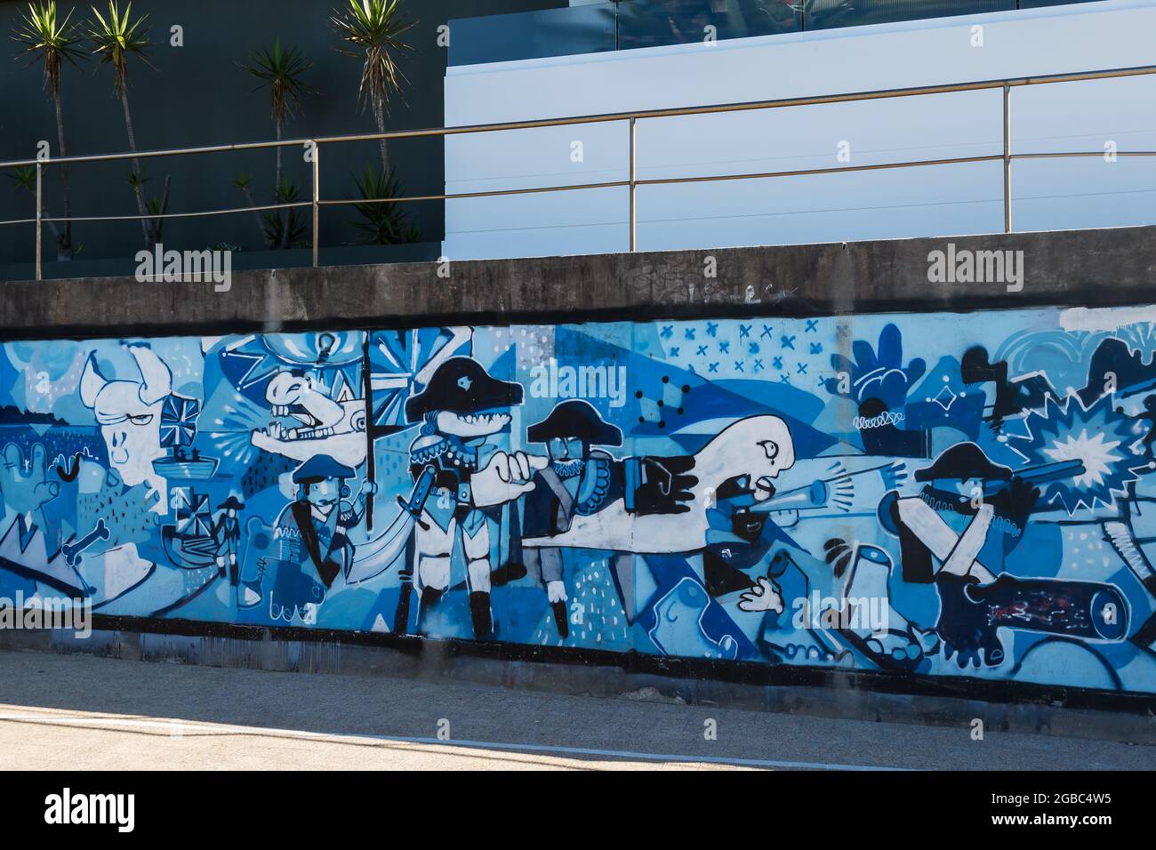 Sydney, Australien. Dienstag, 3. August 2021.Sydney Street Art an einer Wand von Bondi Beach Apartments. Die Sperrbeschränkungen für den Großraum Sydney wurden aufgrund der Ausbreitung der Delta-Variante um vier Wochen bis zum 28. August verlängert und könnten verlängert werden. Quelle: Paul Lovelace/Alamy Live News Stockfoto