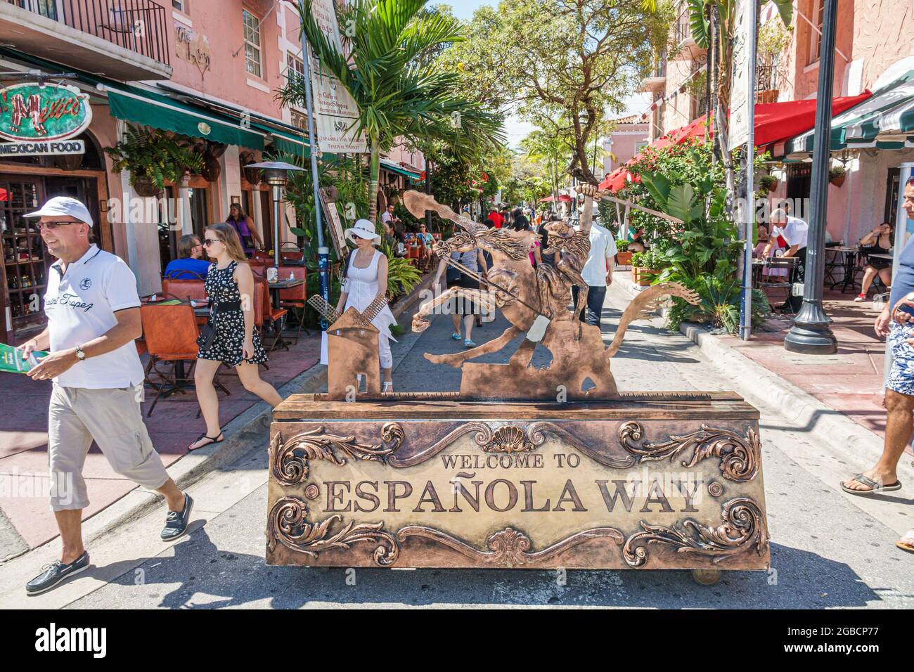 Miami Beach Florida, Espanola Way Spanish Village, Eingangsschild zur Begrüßung, historisches Wahrzeichen im Freien Restaurants Besucherattraktion Stockfoto