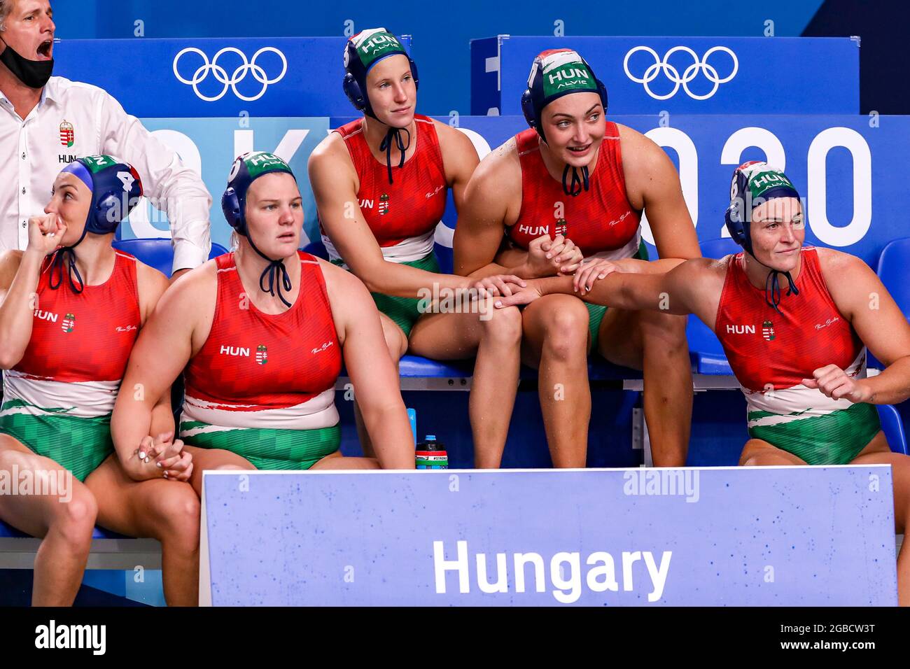 TOKIO, JAPAN - 3. AUGUST: Greta Gurisatti von Ungarn, Aniko Gyongyossy von Ungarn, Rita Keszthelyi Nagy von Ungarn, Natasa Rybanska von Ungarn, Rebecca Parkes von Ungarn während des olympischen Wasserball-Turniers Tokio 2020 Frauen-Viertelfinalspiels zwischen den Niederlanden und Ungarn am 3. August 2021 im Tatsumi Waterpolo Center in Tokio, Japan (Foto von Marcel ter Bals/Orange Picicles) NOCNSF Stockfoto