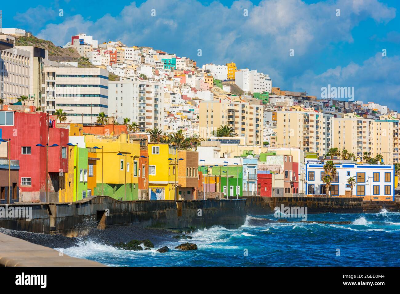Farbenfrohe Häuser in San Cristóbal, einem Küstendorf und Vorort der Hauptstadt Las Palmas auf Gran Canaria, Kanarische Inseln, Spanien Stockfoto